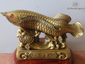 Tượng cá rồng bằng đồng là một loại đồ trang trí sang trọng